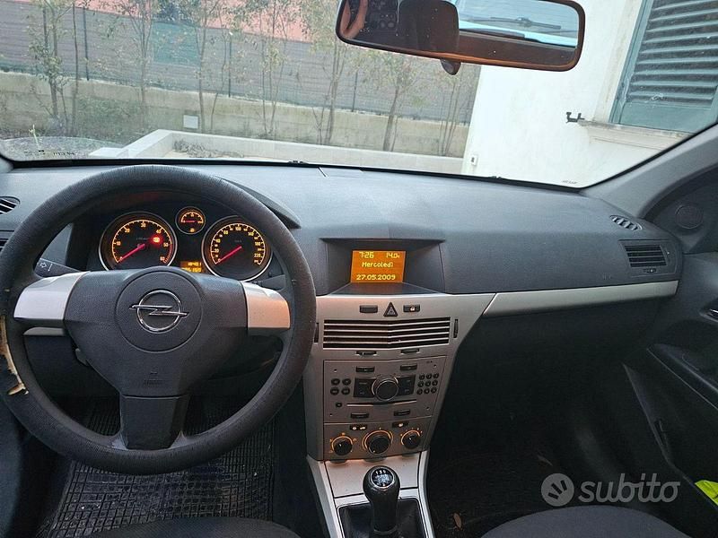 Usata Opel Astra 2007 Grigio Berlina