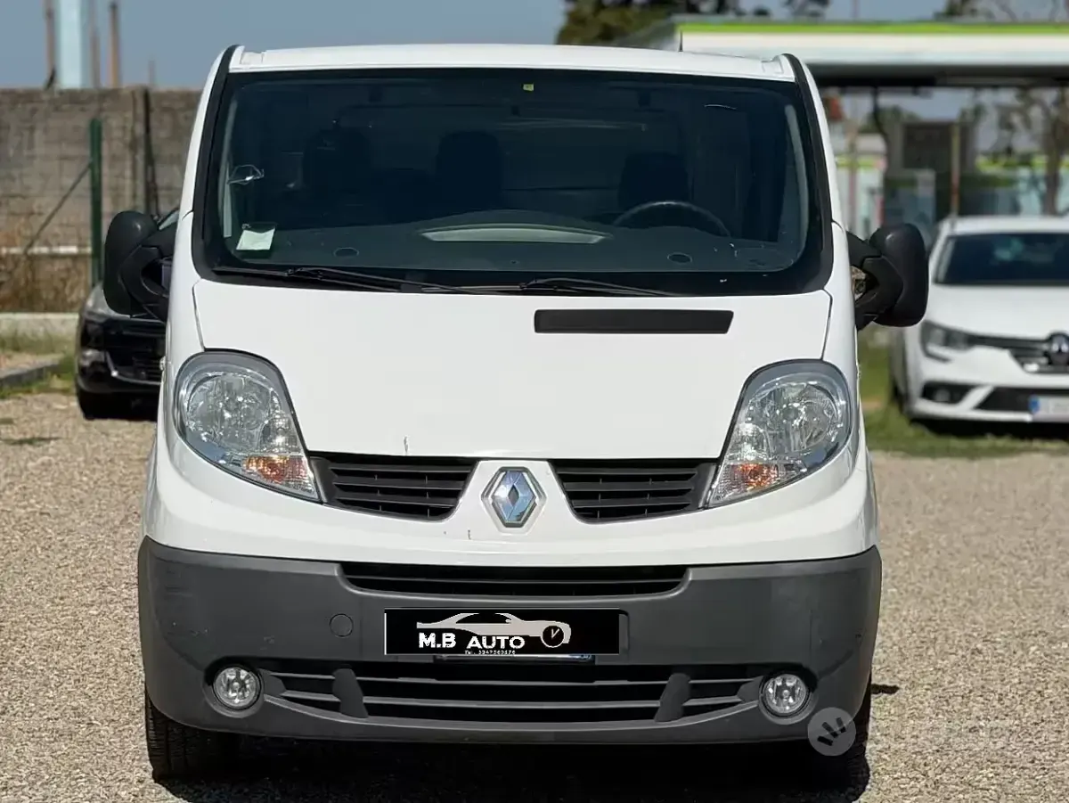 Usata Renault Trafic 114 CV (83 kW) 2011 Bianco Monovolume