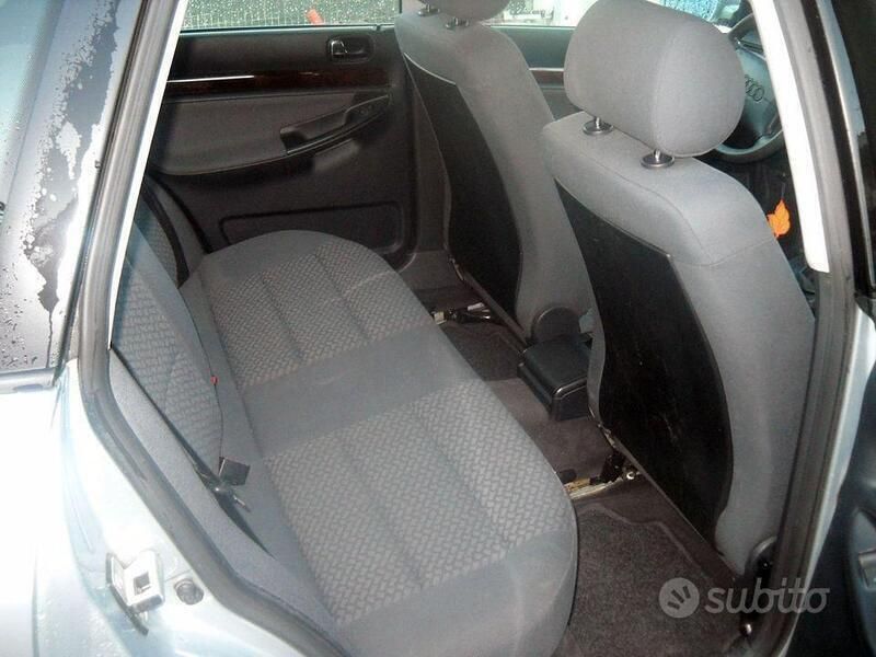 Usata Audi A4 110 CV (80 kW) 1997 Grigio Station wagon