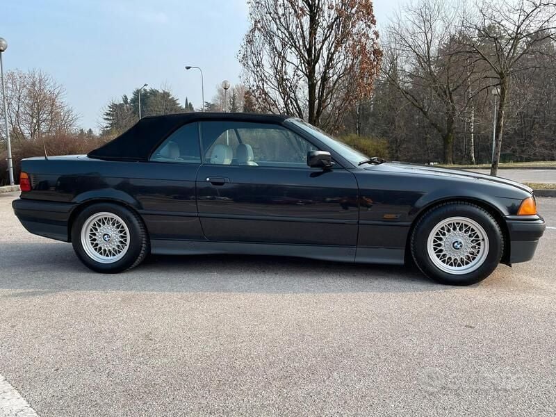 Usata BMW 320 Cabriolet 150 CV (110 kW) 1995 Nero Cabrio