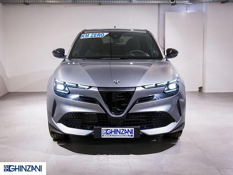 Nuova Alfa Romeo Junior Edizione Speciale 136 CV (100 kW) 2025 Argento arese SUV