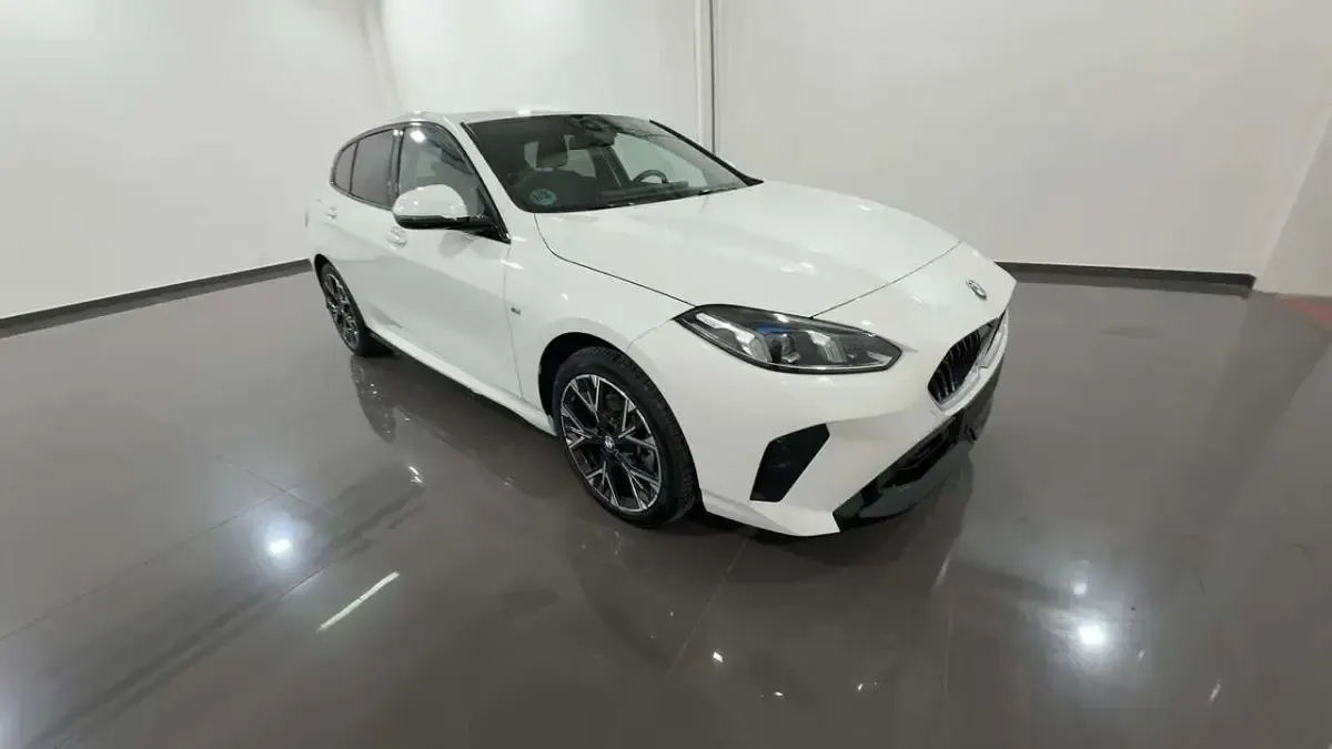 Usata BMW 118 M Sport 150 CV (110 kW) 2025 Bianco Utilitaria