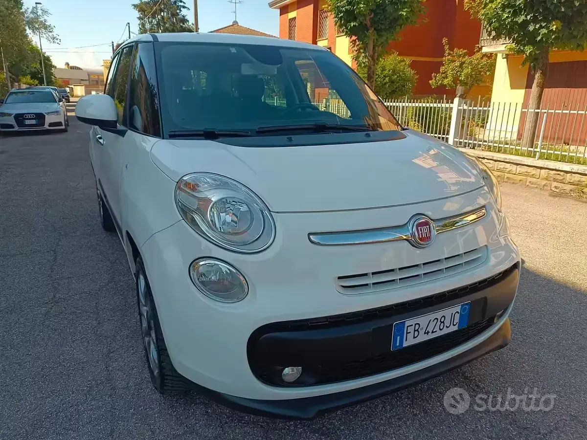Usata Fiat 500L Living 84 CV (61 kW) 2015 Bianco Monovolume