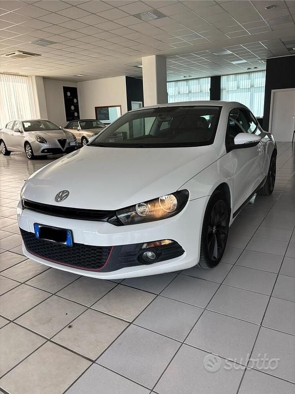 Begagnad VW Scirocco 140 HK (102 kW) 2011 Vit Sportkupé