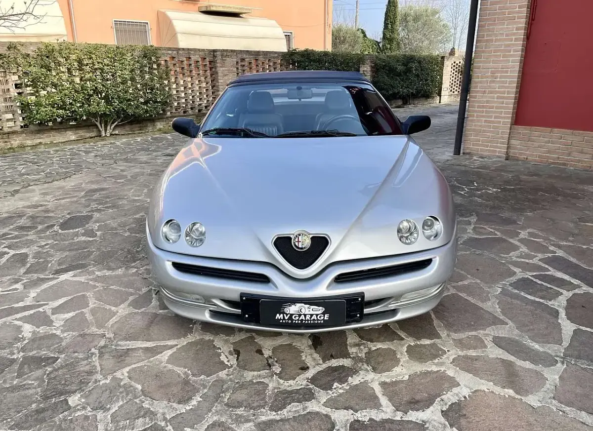 Begagnad Alfa Romeo Spider 155 HK (114 kW) 2000 Other Cab