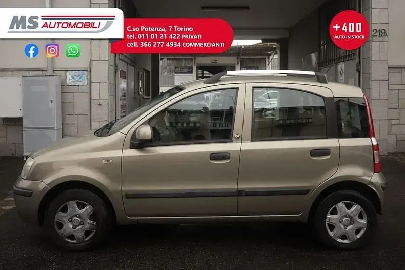 Begagnad Fiat Panda Easy 75 HK (55 kW) 2012 Guld Halvkombi