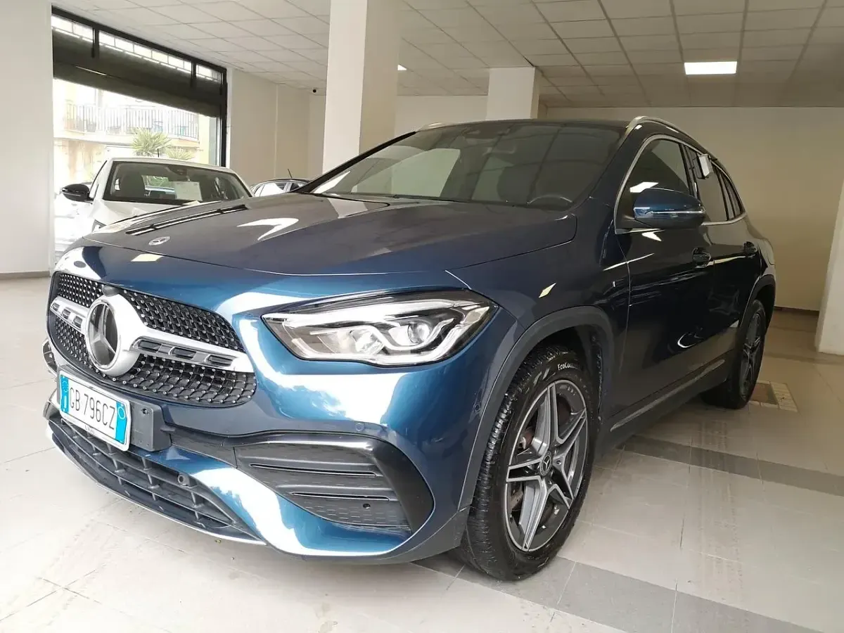 Usata Mercedes GLA250 Premium 160 CV (117 kW) 2020 Blu SUV