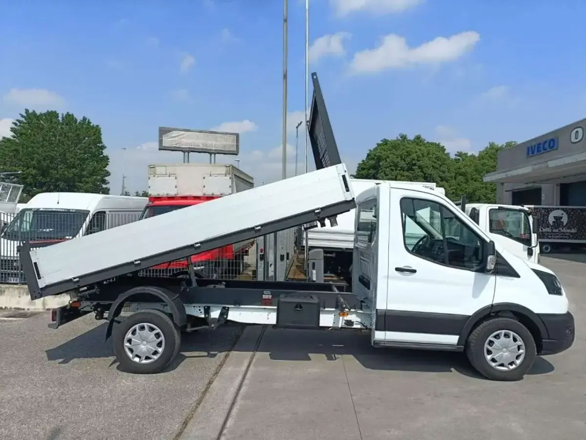 Usata Ford Transit 131 CV (96 kW) 2024 Bianco Furgone