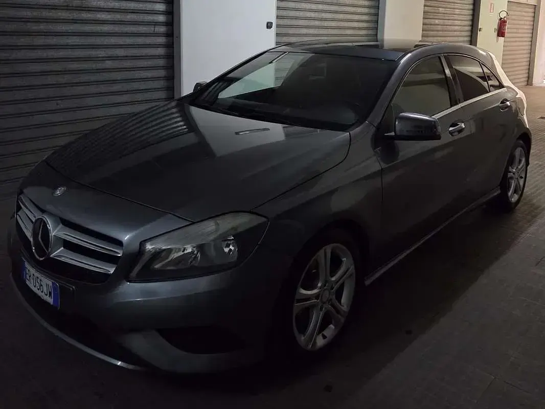 Usata Mercedes A180 122 CV (89 kW) 2013 Grigio Berlina