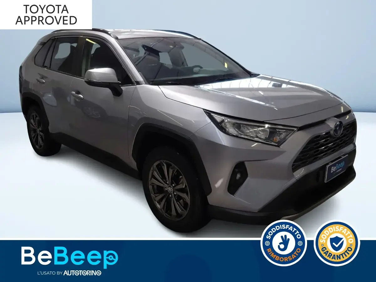 Usata Toyota RAV4 Hybrid 217 CV (159 kW) 2023 Argento metallizzato SUV