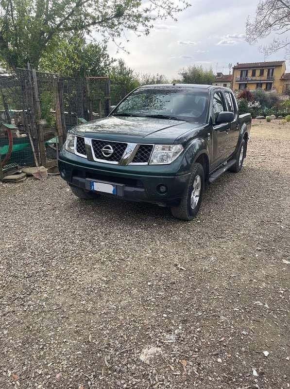 Usata Nissan Navara XE 174 CV (127 kW) 2006 Verde Pick-up