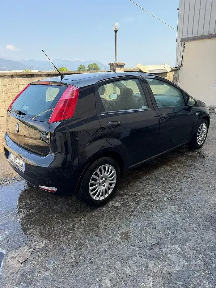 Usata Fiat Punto Street 95 CV (69 kW) 2017 Nero Utilitaria
