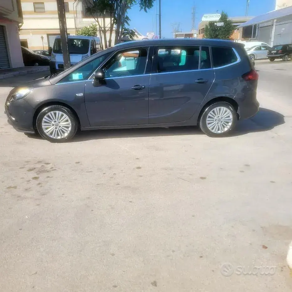 Usata Opel Zafira 150 CV (110 kW) 2015 Grigio Monovolume