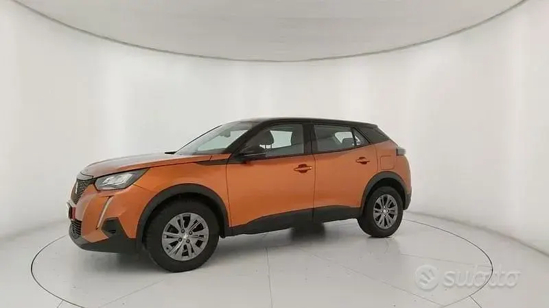 Usata Peugeot 2008 Active 110 CV (80 kW) 2022 Arancione SUV