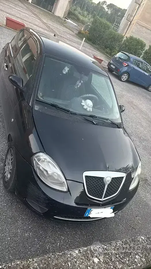Usata Lancia Ypsilon 60 CV (44 kW) 2007 Nero Utilitaria