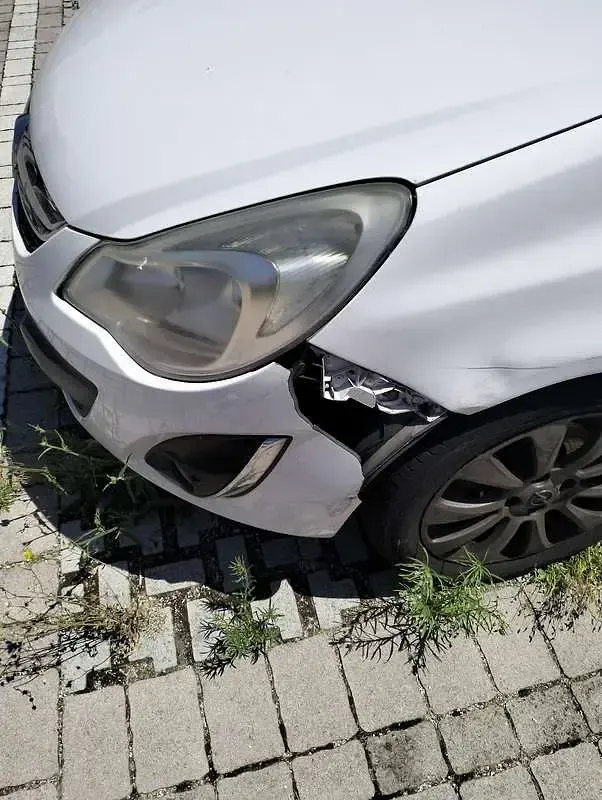 Usata Opel Corsa Edition 86 CV (63 kW) 2011 Berlina