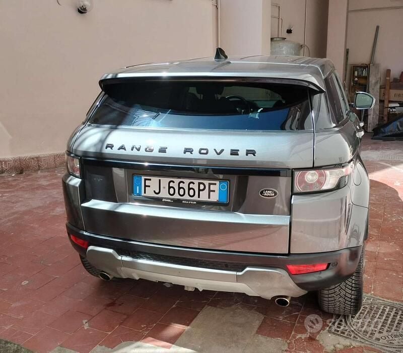 Usata Land Rover Range Rover evoque 150 CV (110 kW) 2017 Grigio SUV