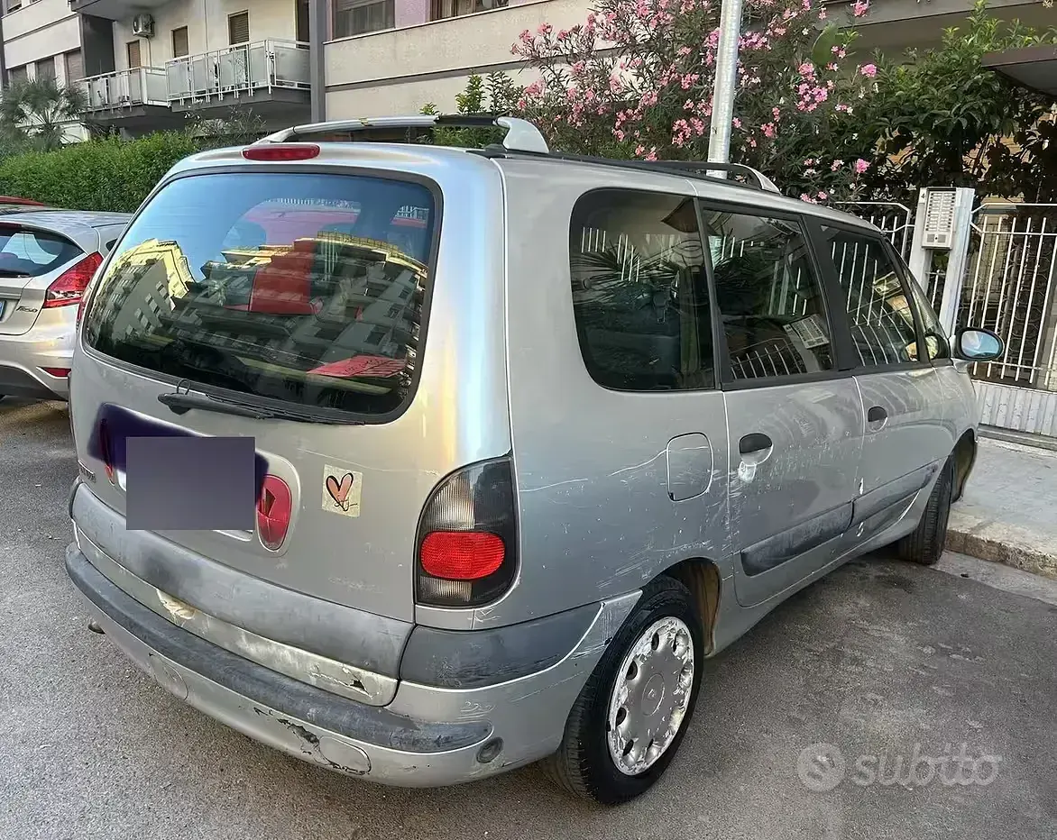 Usata Renault Espace 101 CV (74 kW) 2009 Grigio Monovolume