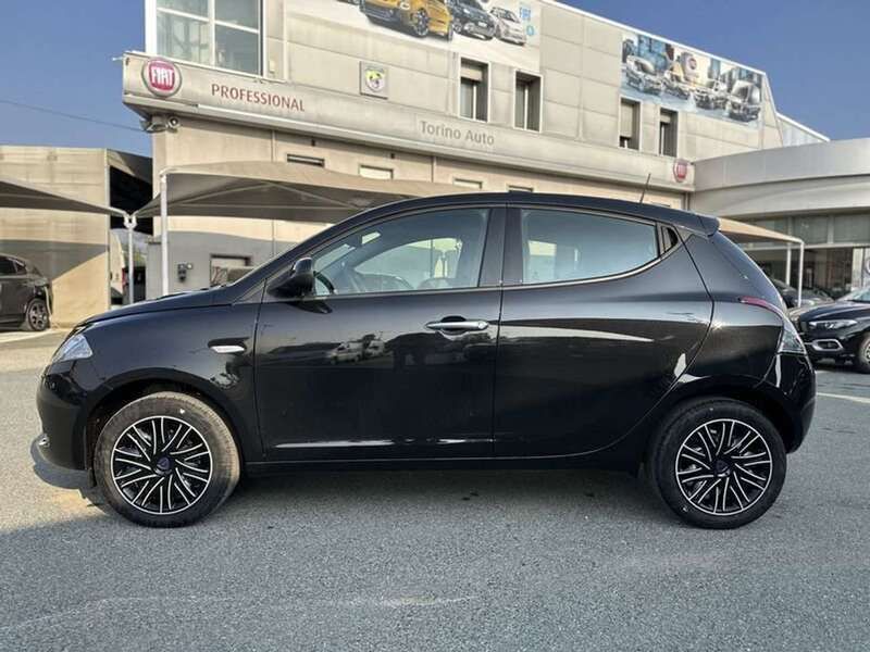 Usata Lancia Ypsilon S 69 CV (50 kW) 2024 Nero Utilitaria