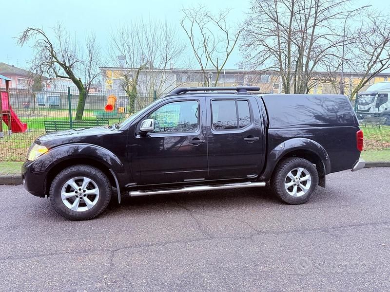 Usata Nissan Navara 190 CV (139 kW) 2011 Nero Pick-up