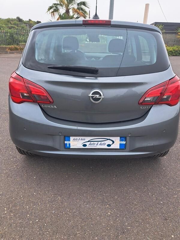 Usata Opel Corsa Innovation 75 CV (55 kW) 2018 Grigio Berlina