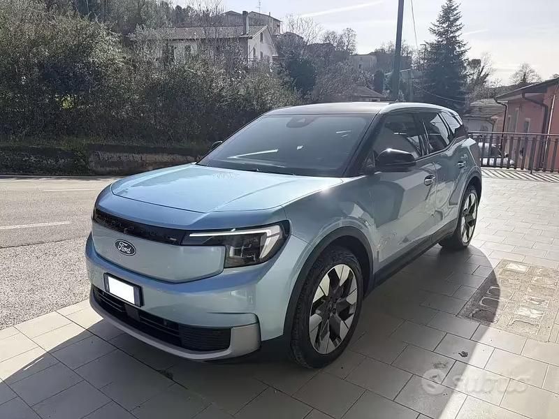 Usata Ford Explorer Extended Range 250 kW (340 CV) 2024 Arctic blue SUV