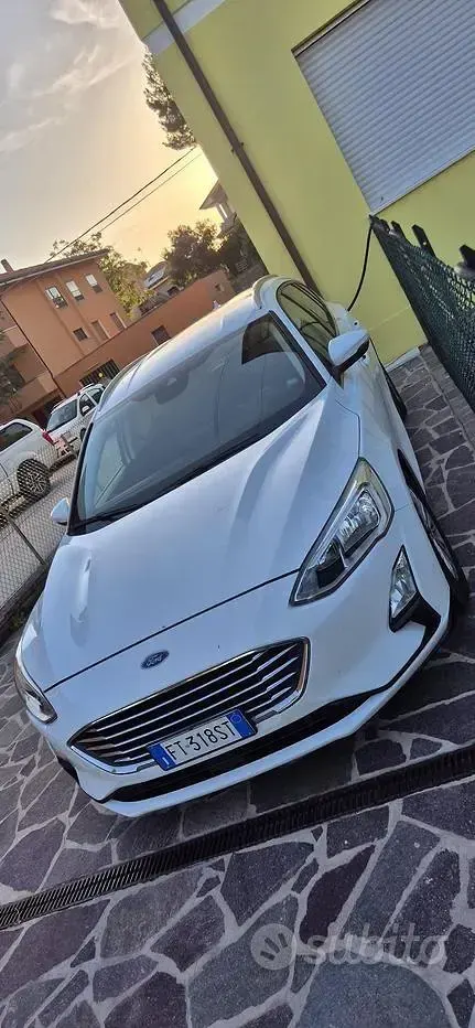 Usata Ford Focus Titanium 120 CV (88 kW) 2019 Bianco Station wagon
