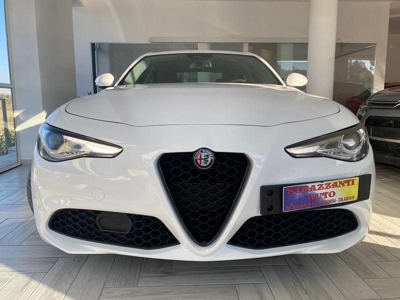Usata Alfa Romeo Giulia Tech Edition 136 CV (100 kW) 2020 Bianco Berlina