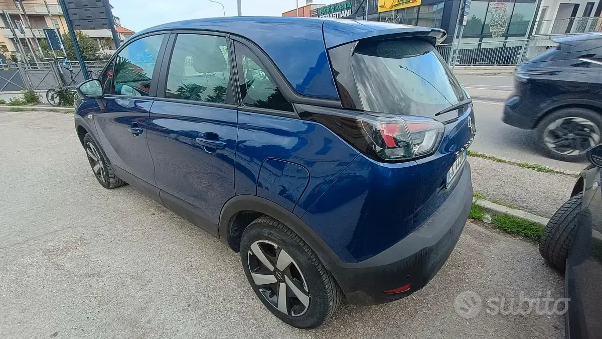 Usata Opel Crossland 110 CV (80 kW) 2022 Blu SUV