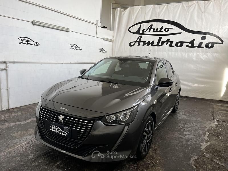 Usata Peugeot 208 Allure 101 CV (74 kW) 2023 Grigio Utilitaria