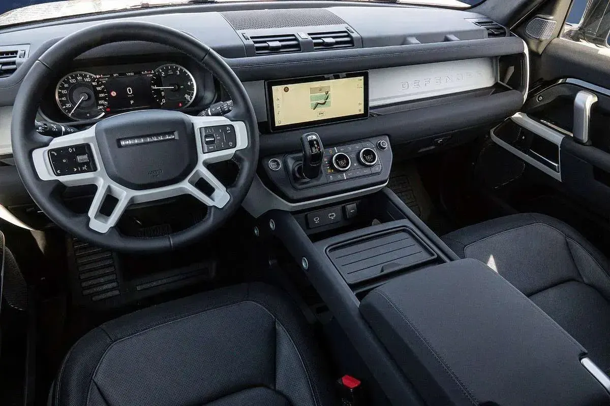 Usata Land Rover Defender SE Dynamic 200 CV (147 kW) 2022 Nero SUV