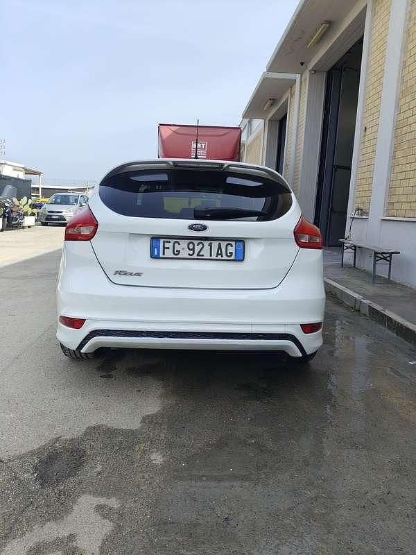 Usata Ford Focus ST-Line 120 CV (88 kW) 2016 Berlina