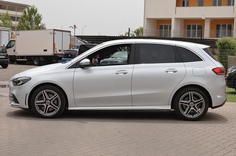 Usata Mercedes B250e Premium 160 CV (117 kW) 2022 Grigio Monovolume