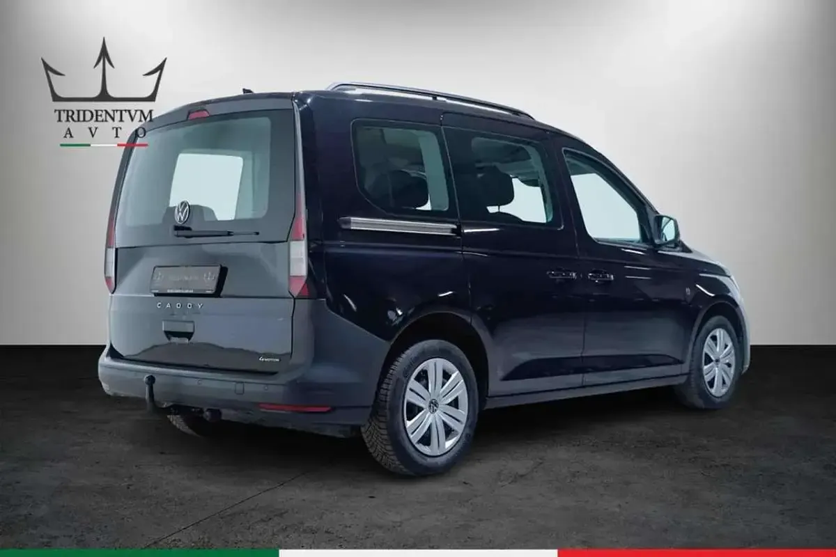 Usata VW Caddy 122 CV (89 kW) 2022 Nero Monovolume