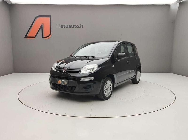 Nero cinema Usata 2019 Fiat Panda Easy Due volumi | 7890 € (Ottimo prezzo) - Immagine 1/4