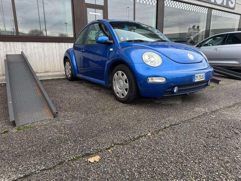 Usata VW Beetle 102 CV (75 kW) 2001 Blu Utilitaria
