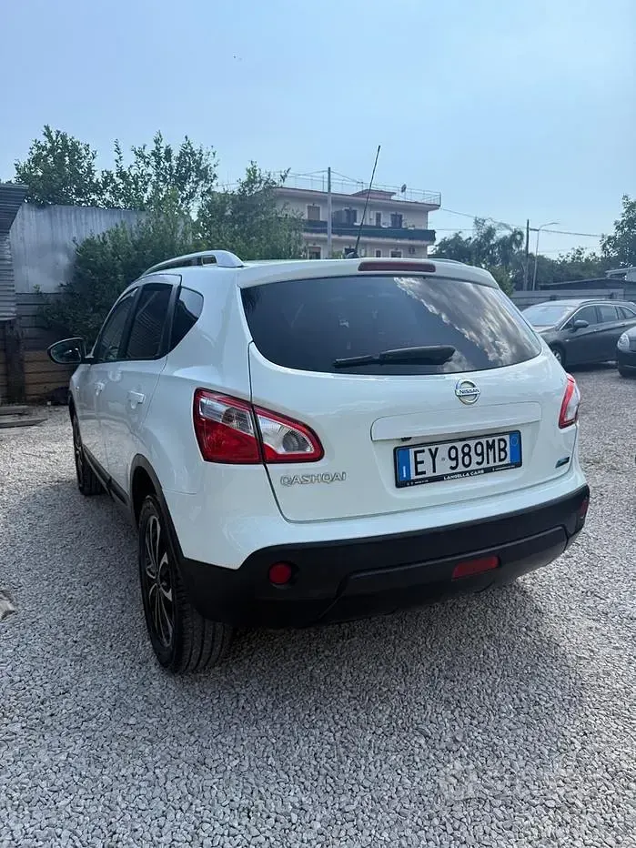Usata Nissan Qashqai Tekna 131 CV (96 kW) 2012 Bianco SUV