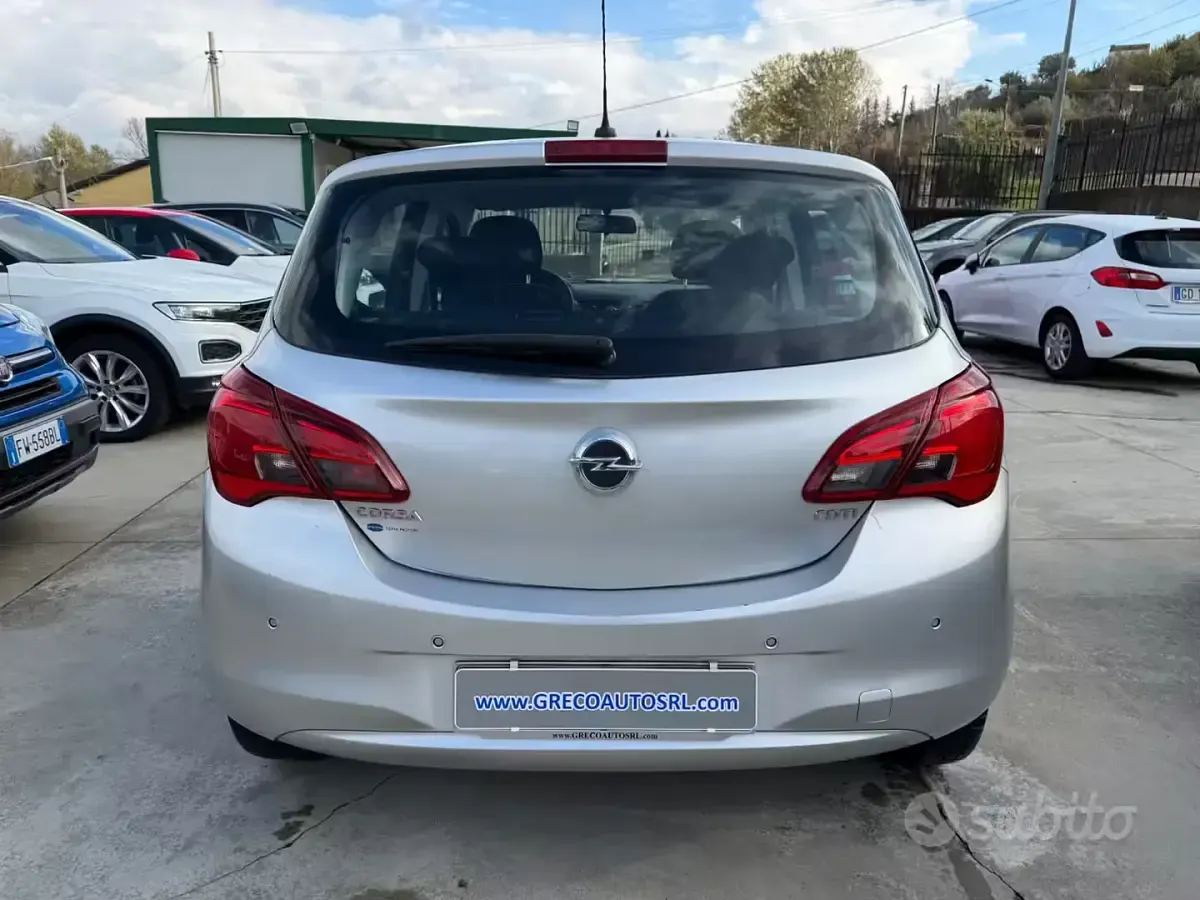 Usado Opel Corsa 75 HP (55 kW) 2017 Cinzento Citadino