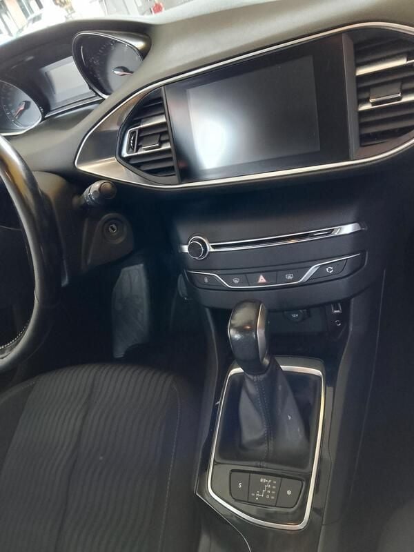 Usata Peugeot 308 Business-Line 120 CV (88 kW) 2017 Argento Station wagon