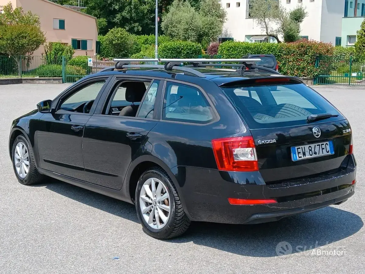Usata Skoda Octavia Elegance 140 CV (102 kW) 2014 Nero Station wagon