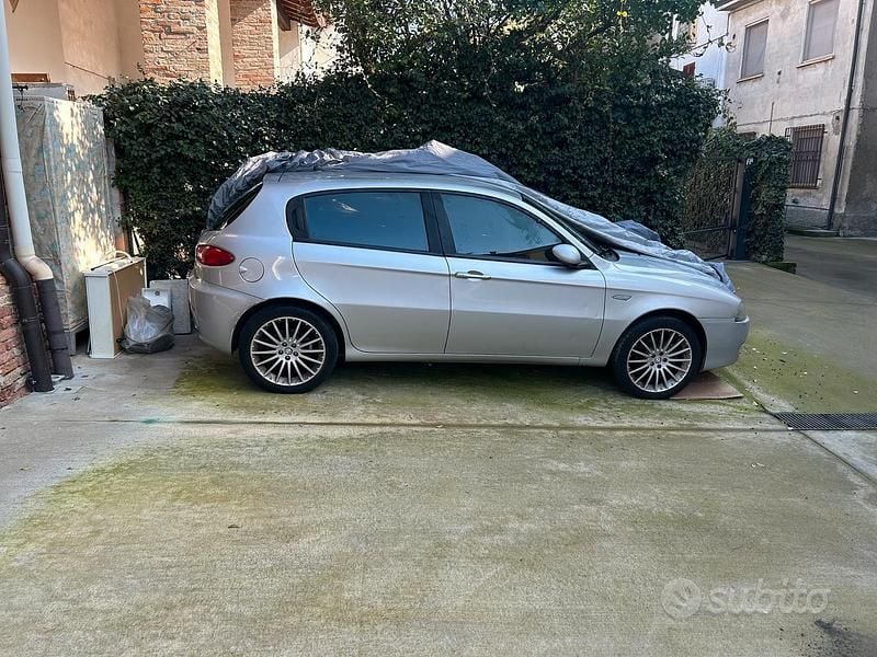 Usata Alfa Romeo 147 105 CV (77 kW) 2007 Utilitaria