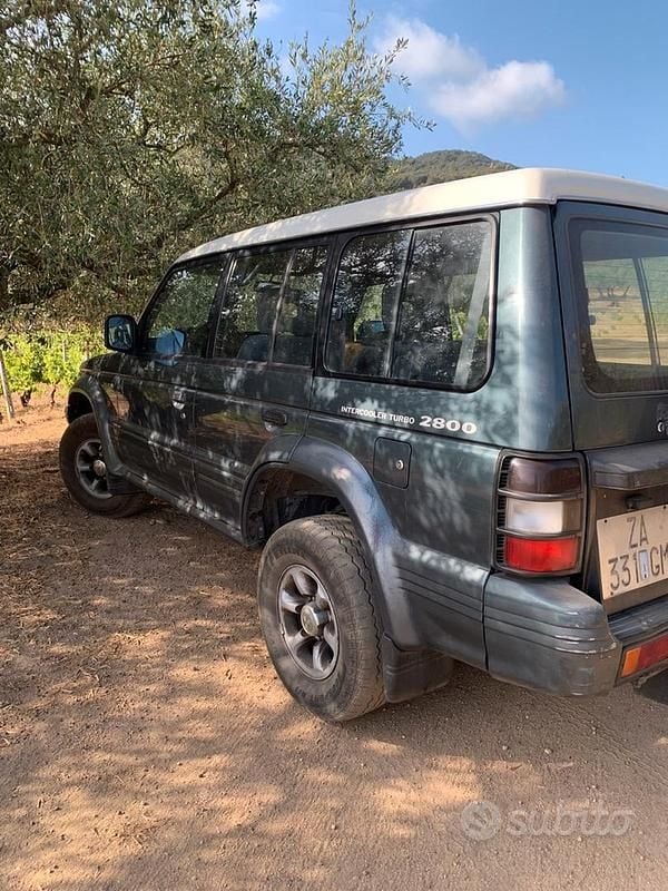 Verde Usata 1996 Mitsubishi Pajero SUV | 6000 € - Immagine 1/4