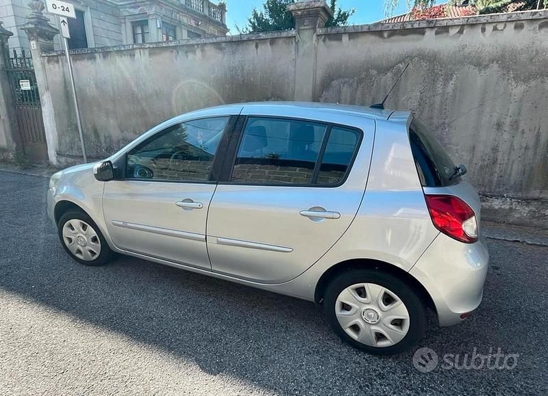 Usata Renault Clio II 2010 Grigio Berlina