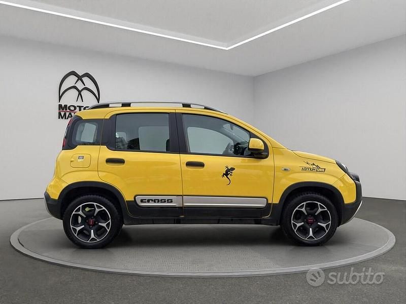 Usado Fiat Panda Cross Cross 70 CV (51 kW) 2021 Amarillo Utilitario