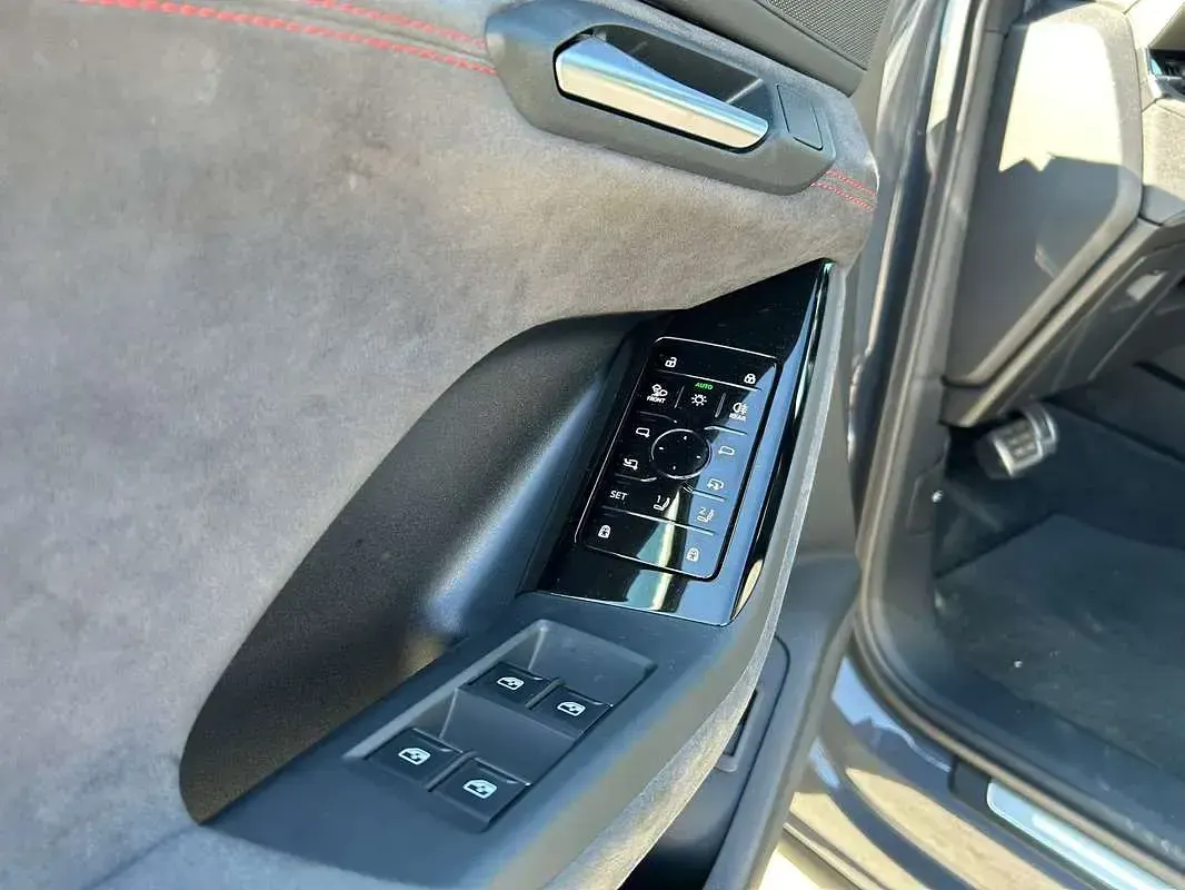 Usata Audi Q6 e-tron Edition .1 119 kW (163 CV) 2024 Grigio SUV