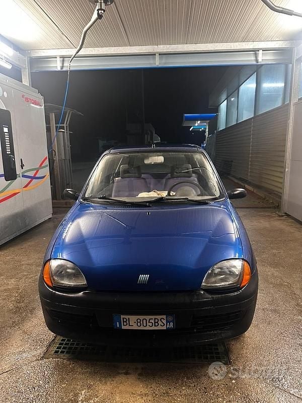 Usata Fiat 600 39 CV (28 kW) 2000 Blu Berlina