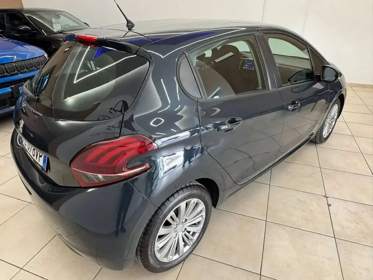 Usata Peugeot 208 Allure 75 CV (55 kW) 2017 Blu/azzurro Utilitaria
