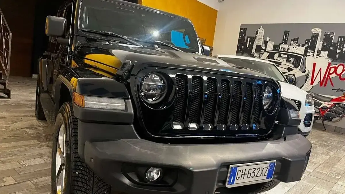 Usata Jeep Wrangler Unlimited Sahara 200 CV (147 kW) 2020 Nero SUV