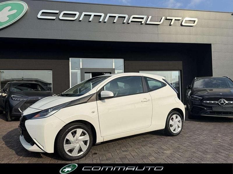 Usata Toyota Aygo X-clusiv 69 CV (50 kW) 2014 Bianco Utilitaria