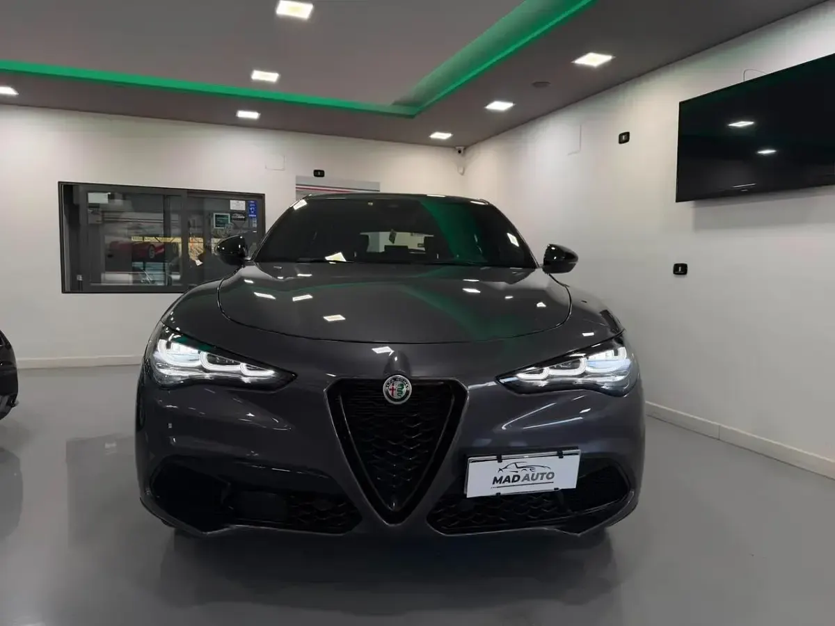 Usata Alfa Romeo Stelvio Sprint 209 CV (153 kW) 2023 Grigio SUV